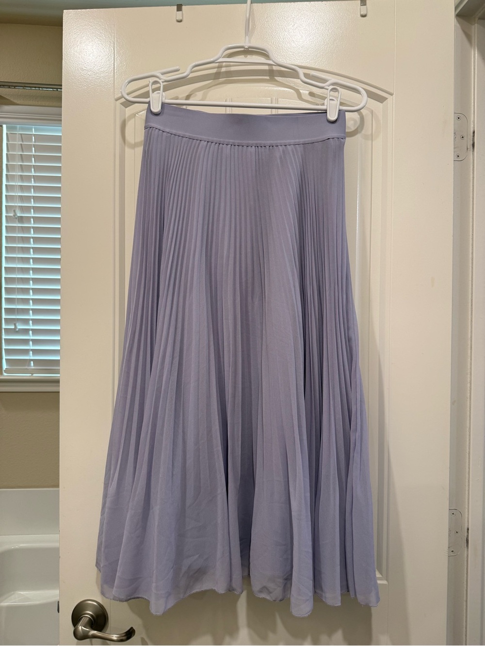 Aritzia - Twirl Pleated Skirt